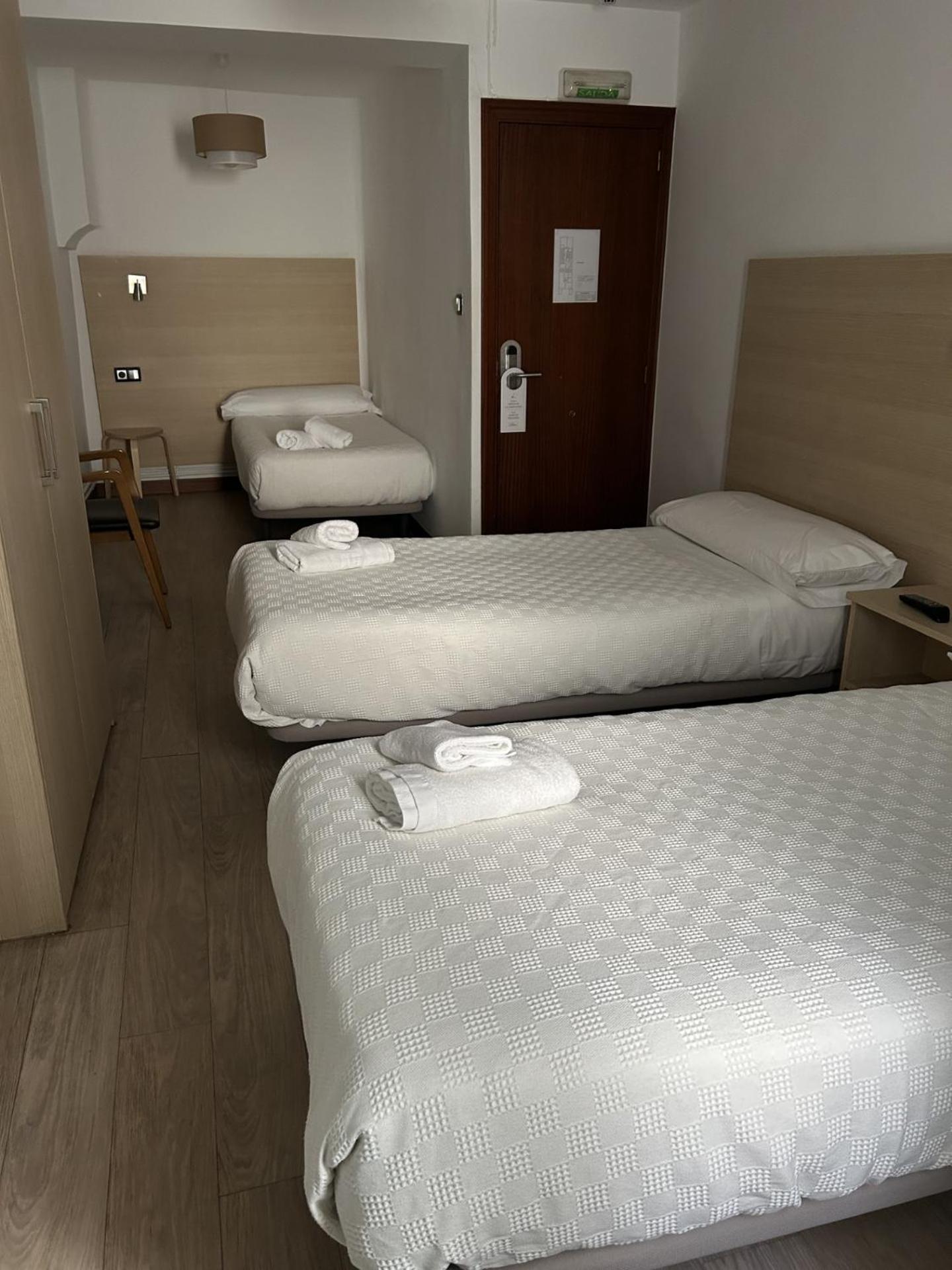 Triple Room Three Single Beds