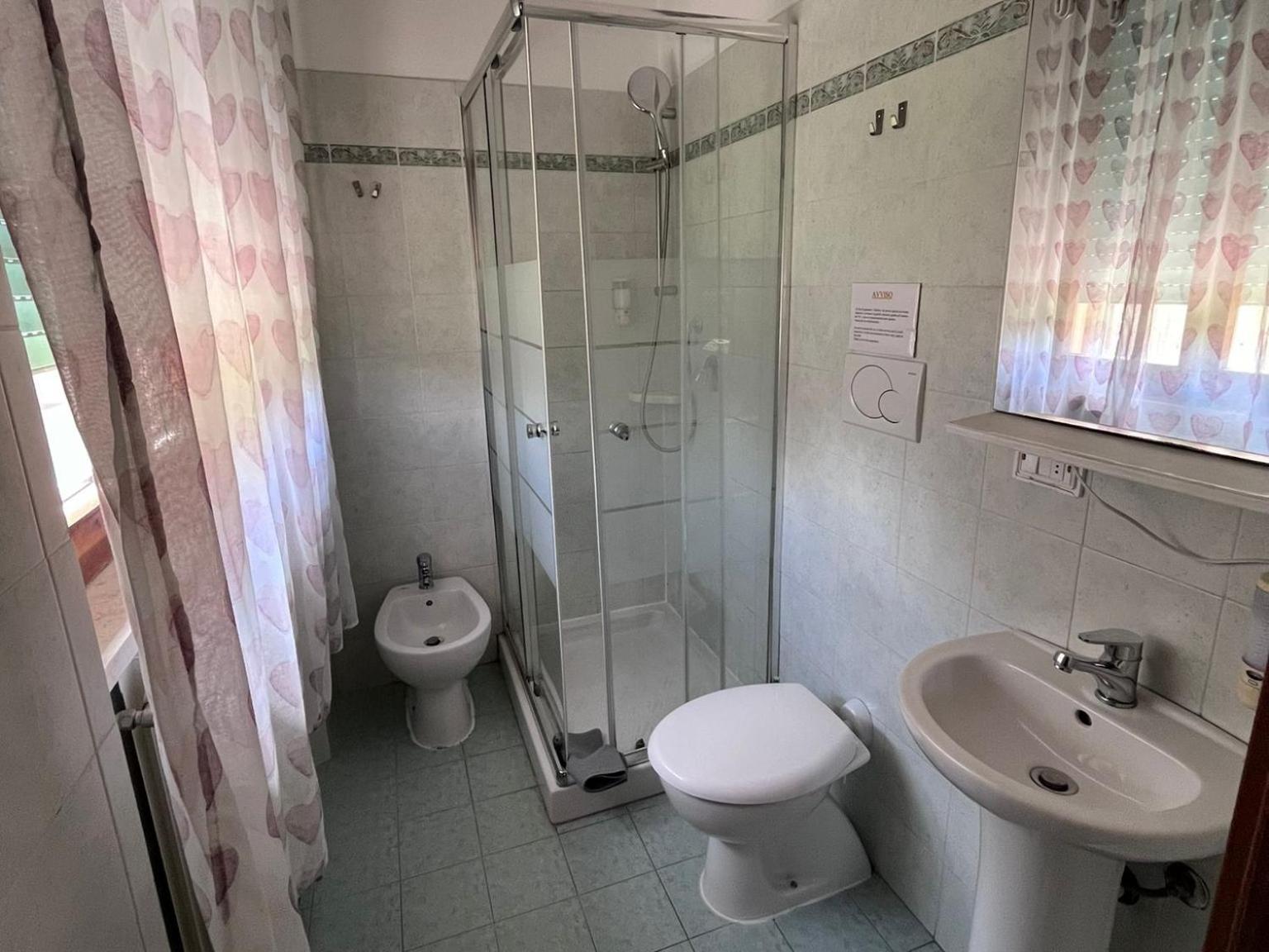 Quadruple Room Private Bathroom