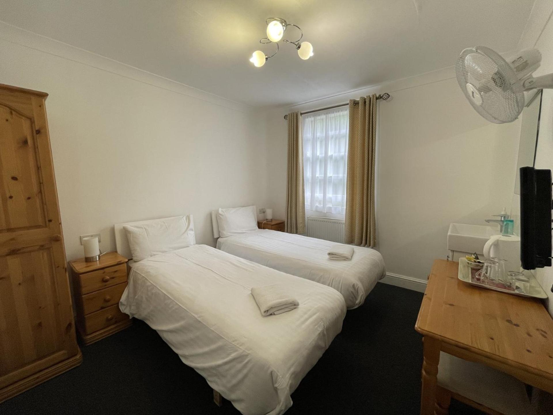Basic Twin Room – Facilities