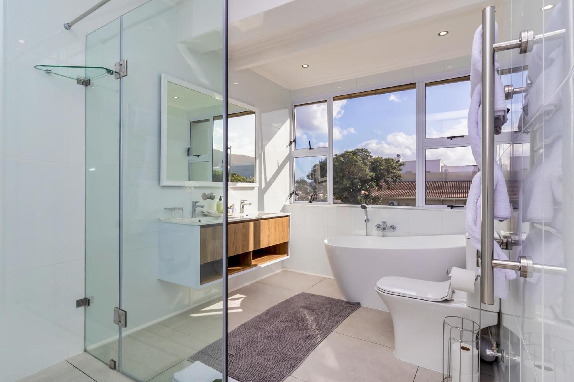 Suite with Mountain View