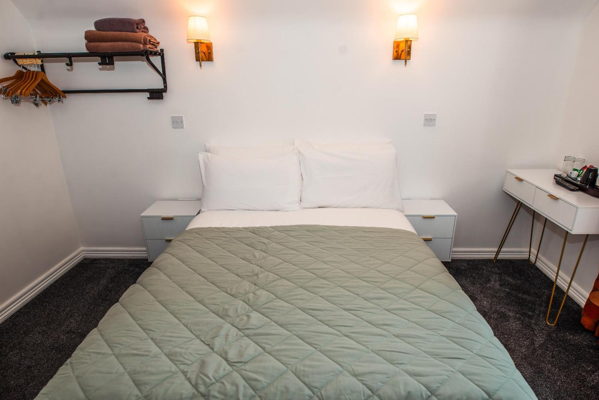 Double Room with Private Bathroom