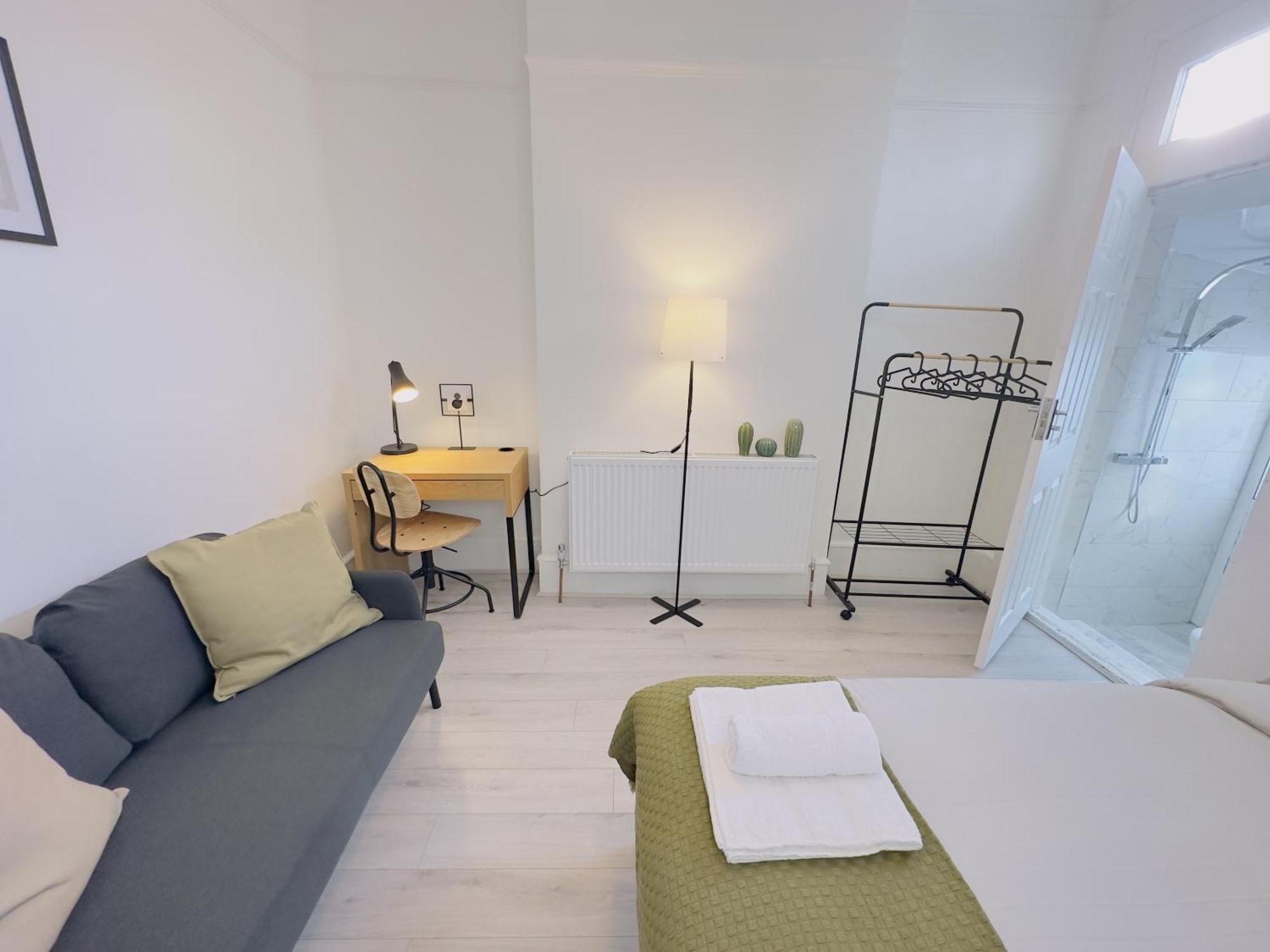 Double Room Private Bathroom