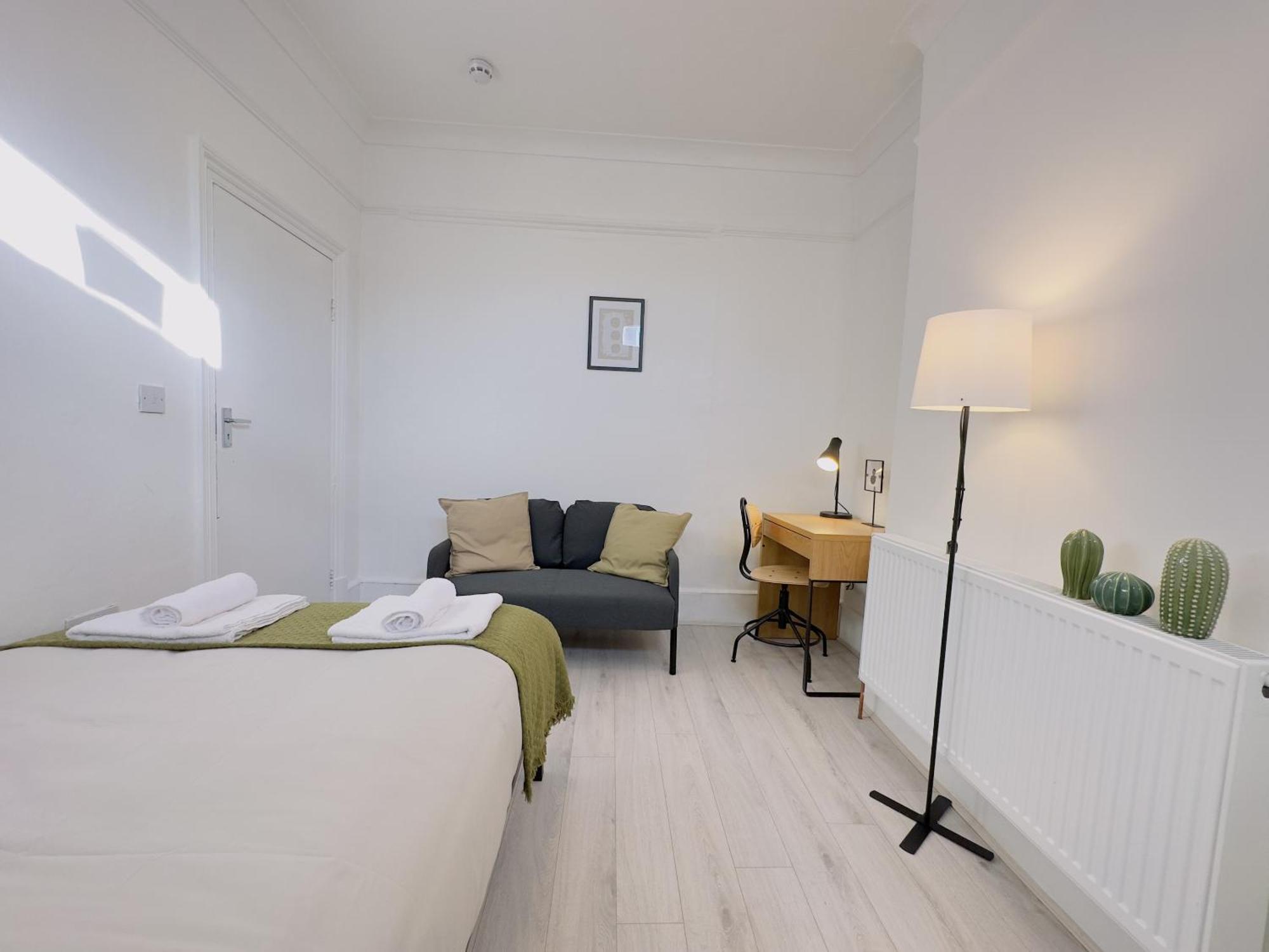 Double Room Private Bathroom