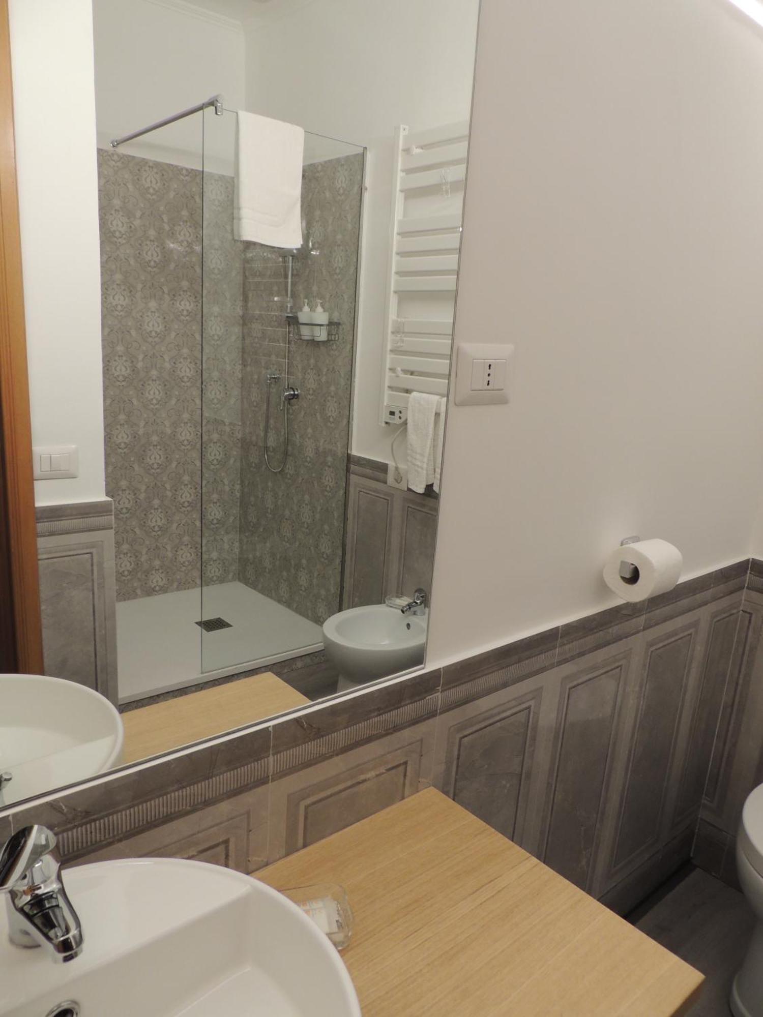 Double Room Private Bathroom