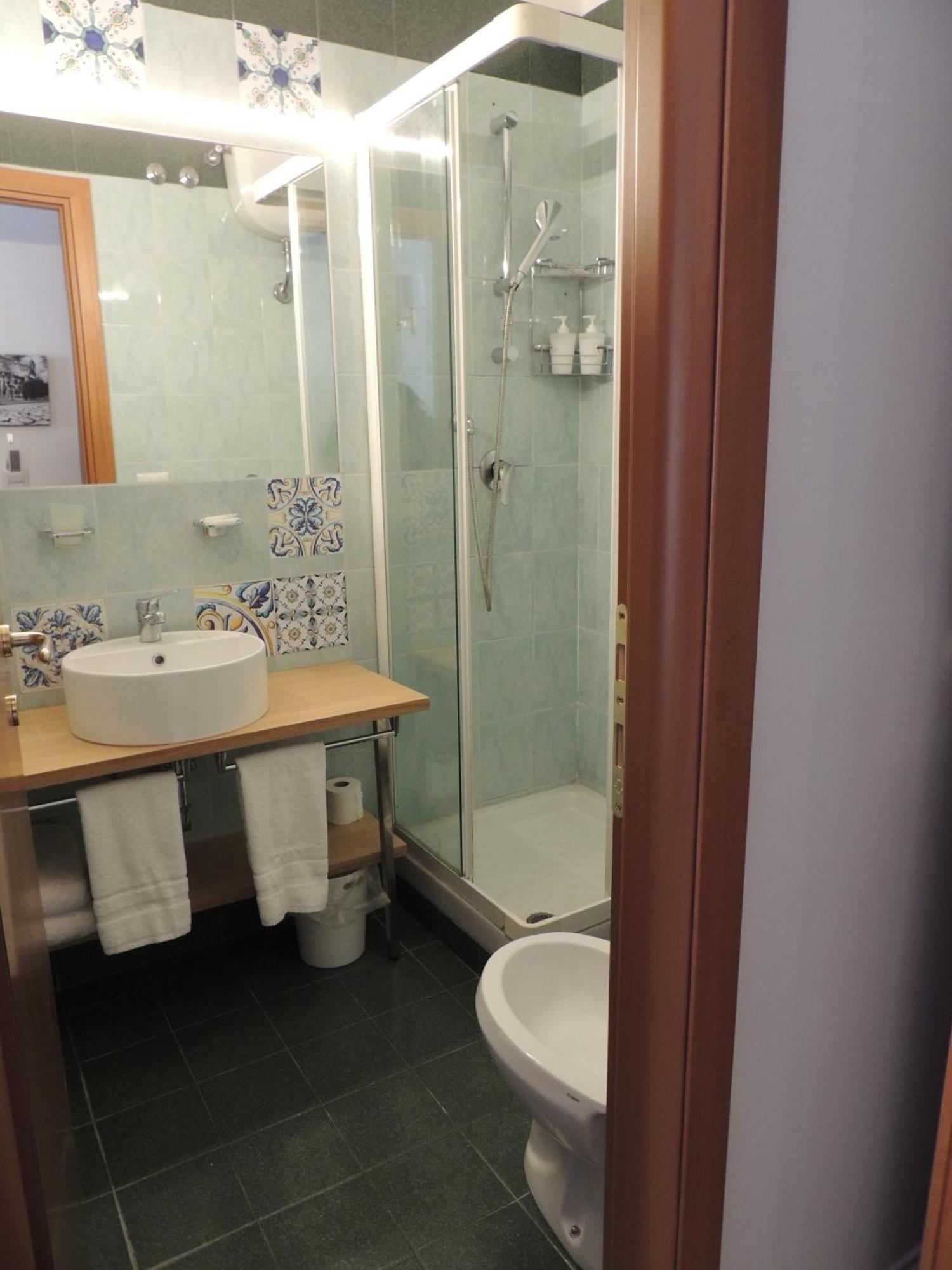 Double Room Private Bathroom