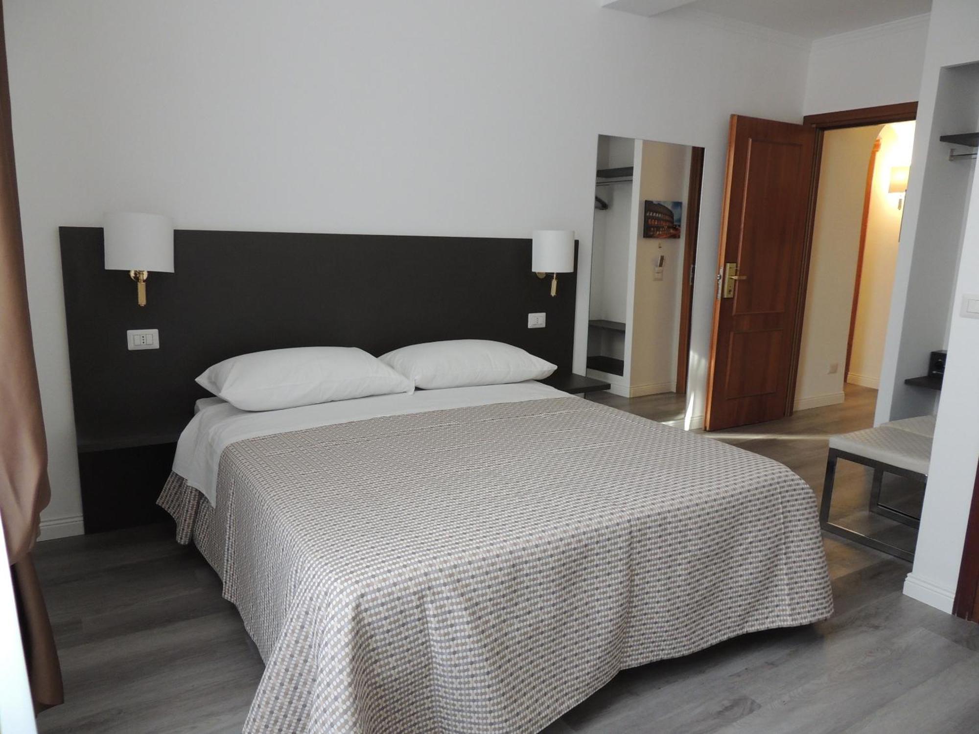 Double Room Private Bathroom