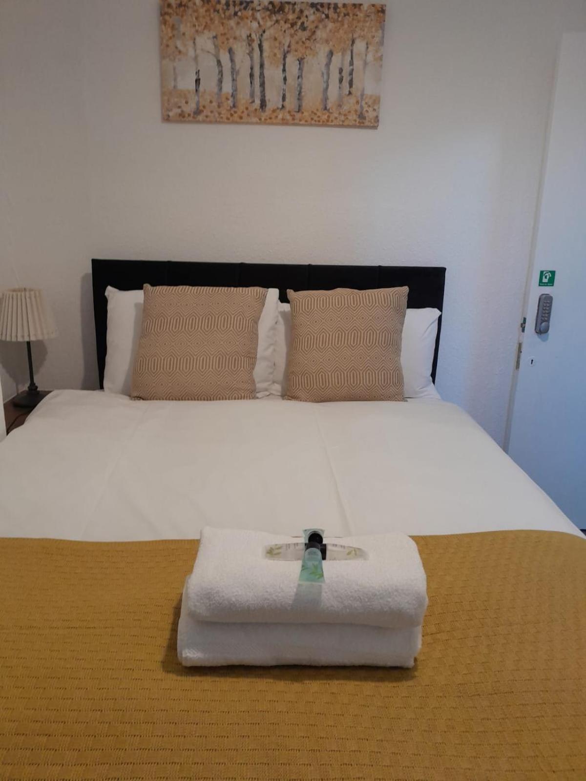 Double Room Private Bathroom
