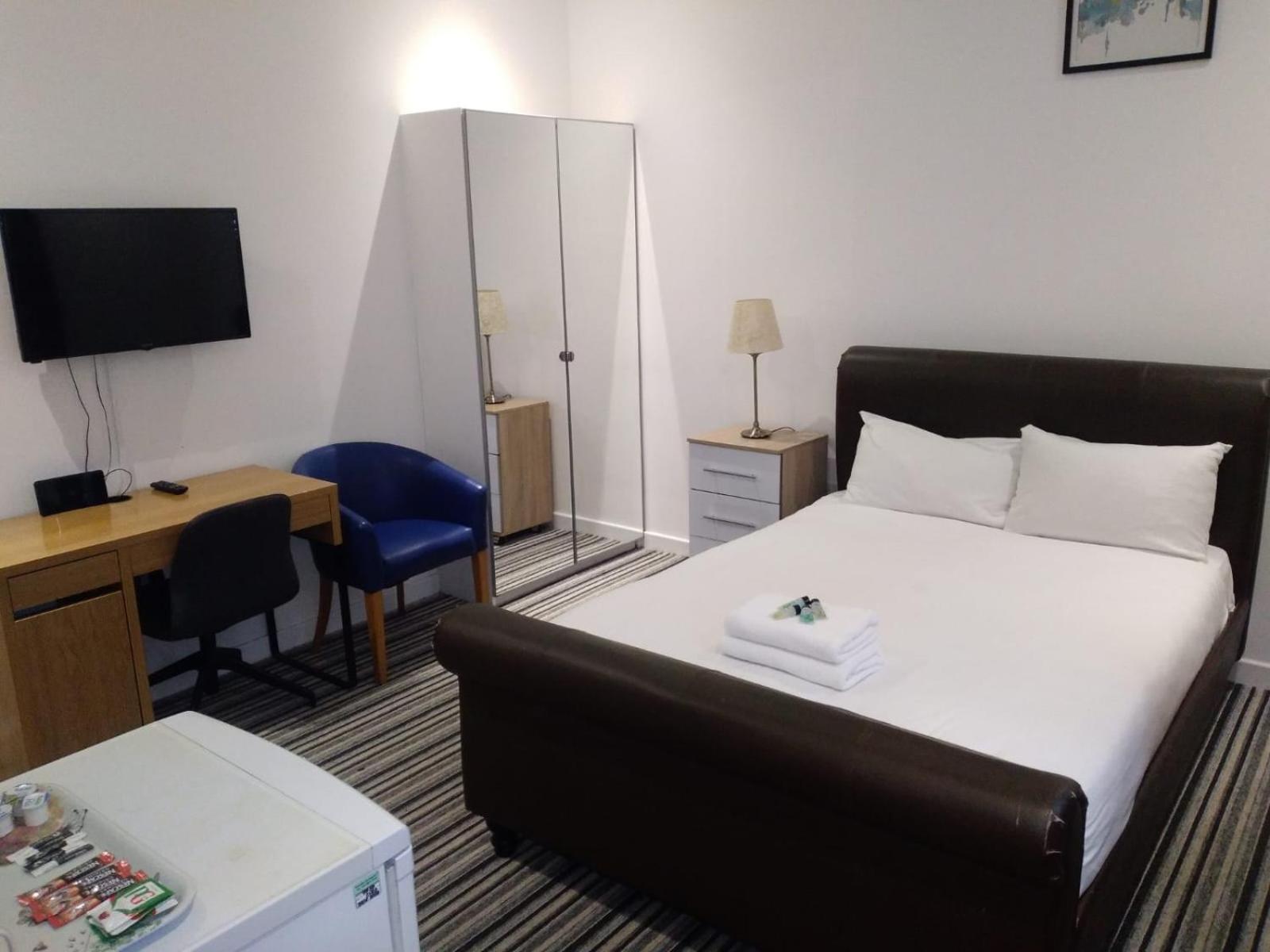 Double Room Private Bathroom