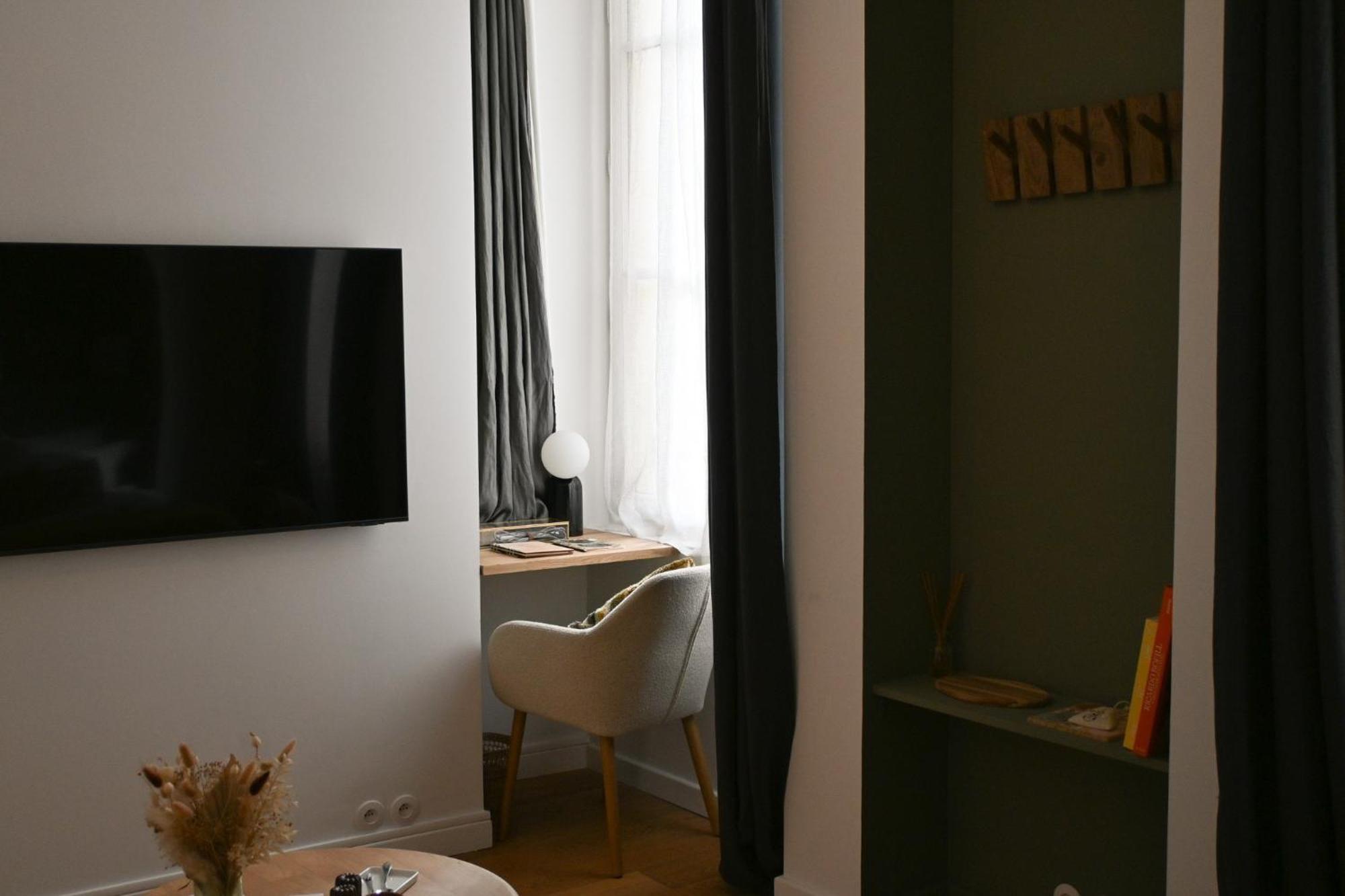 Double Room Hey James