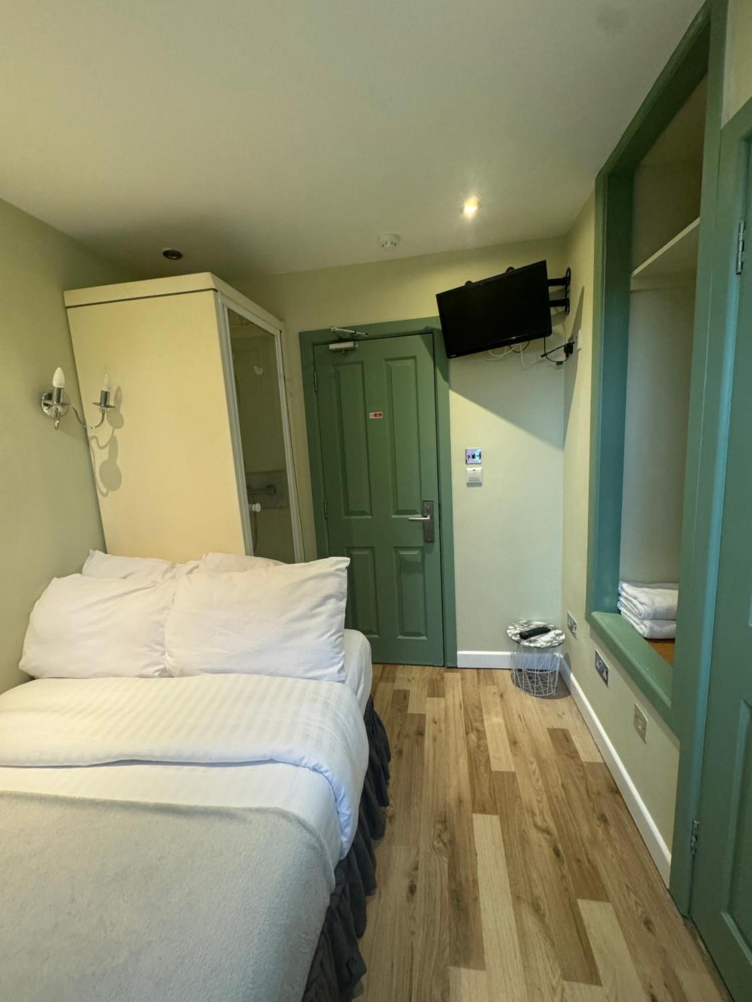 Deluxe Single Room