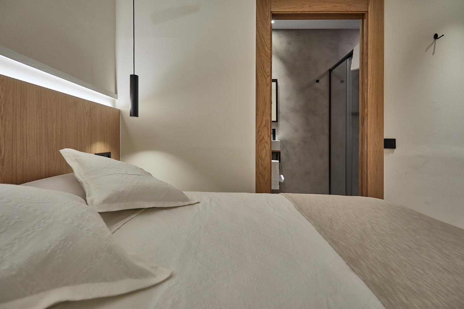 Double Room Private Bathroom