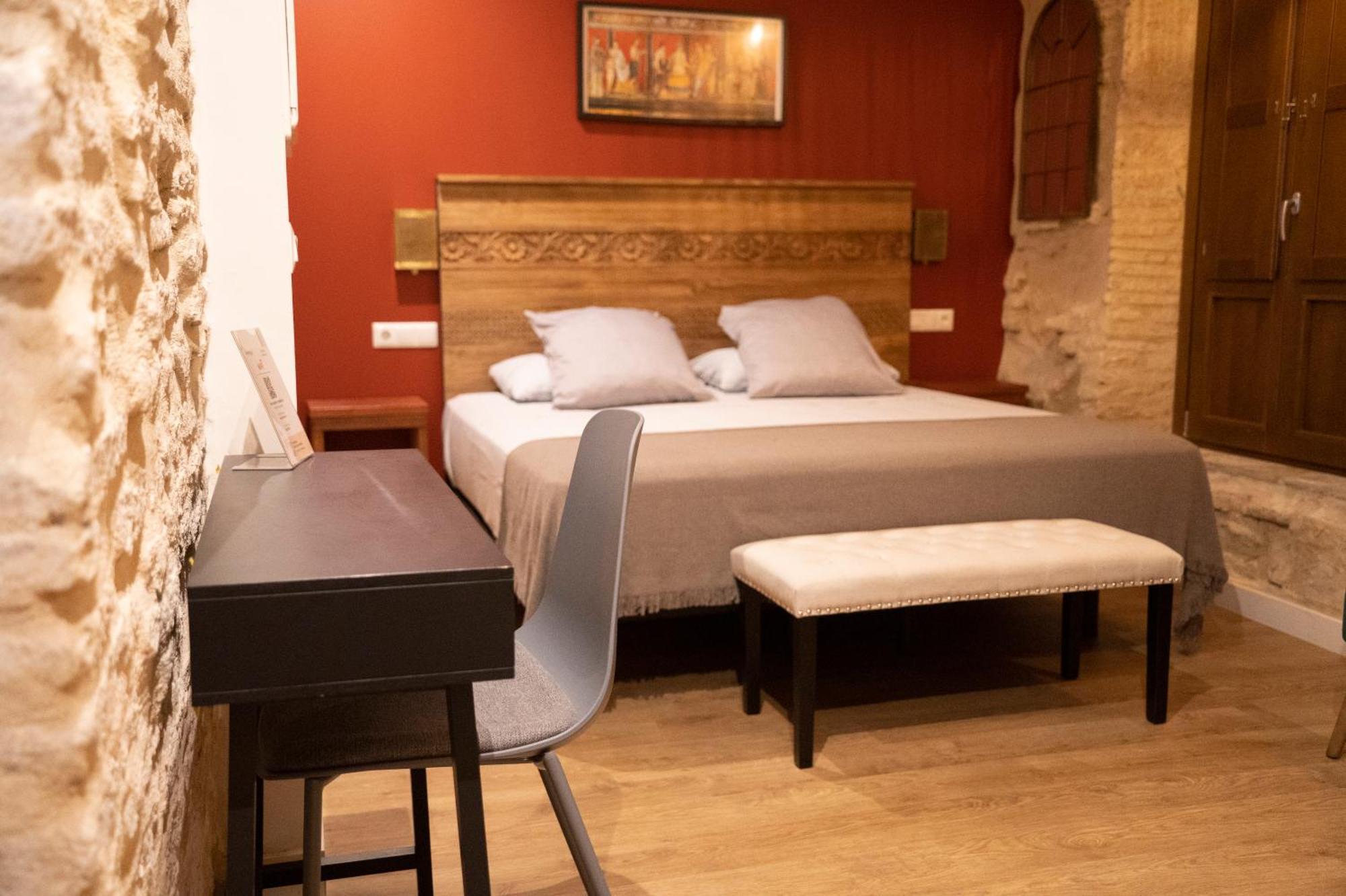 Deluxe Room,1678979381:JPEG
