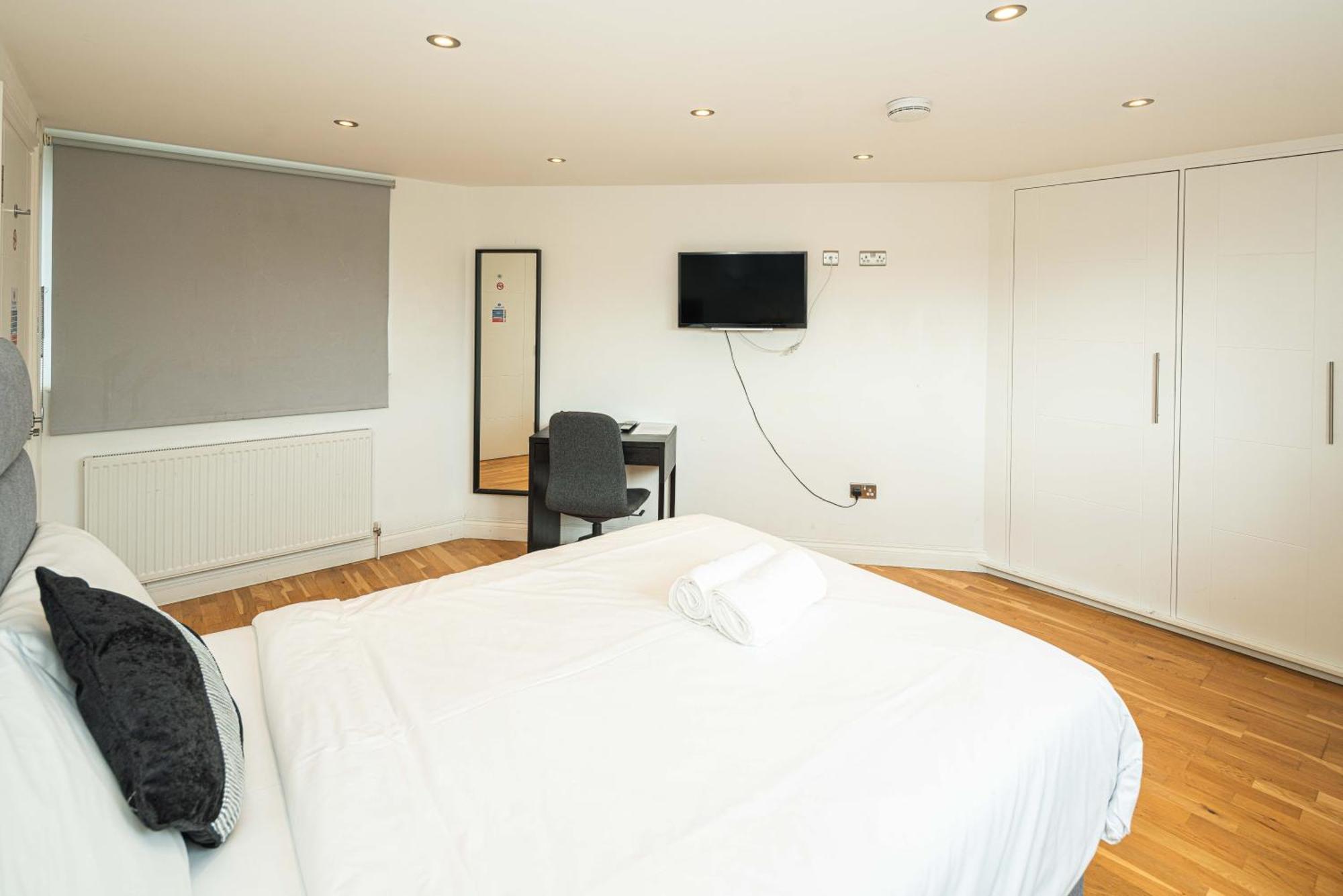 Double Room Private Bathroom