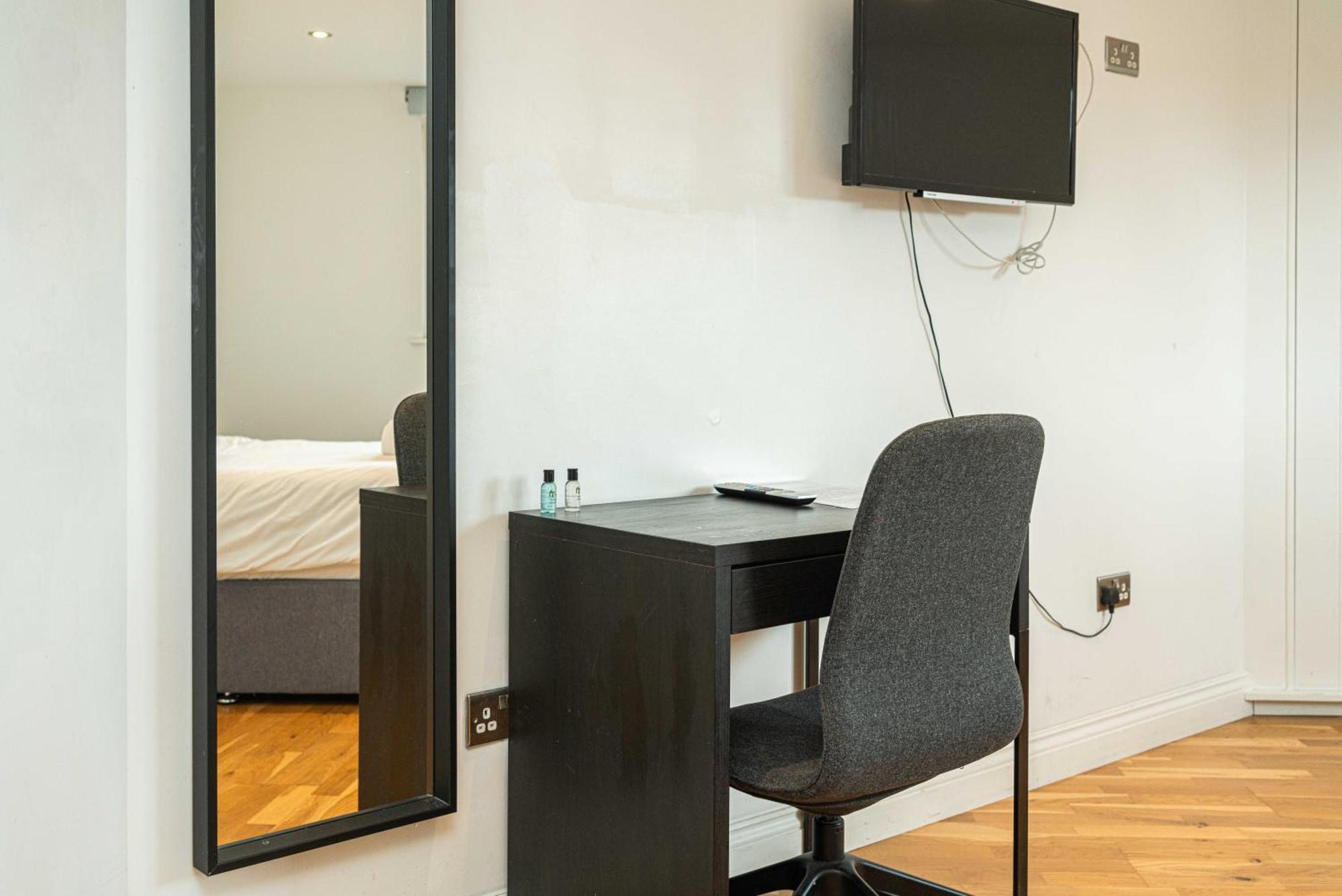 Double Room Private Bathroom