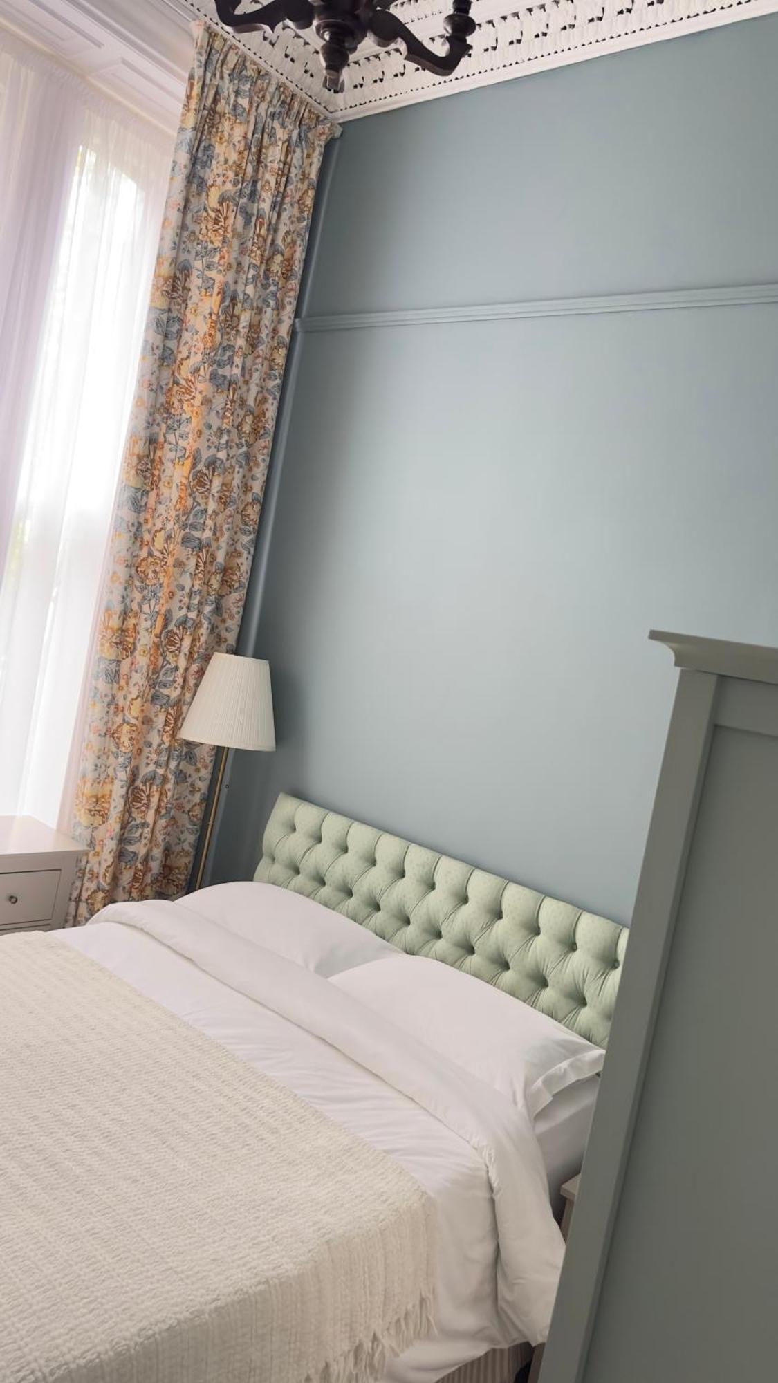 Double Room,1685140305:JPEG