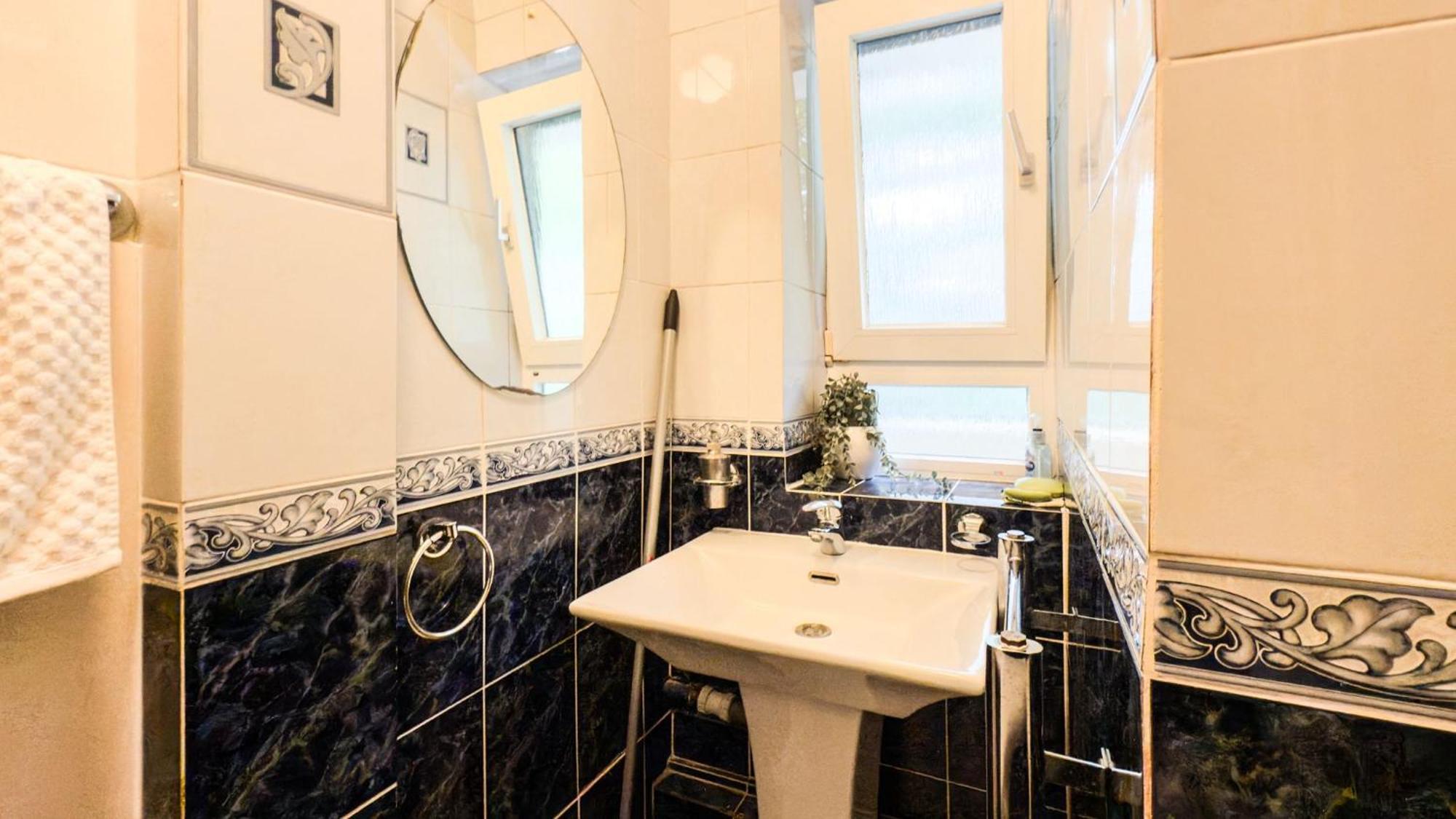 Large Double Room