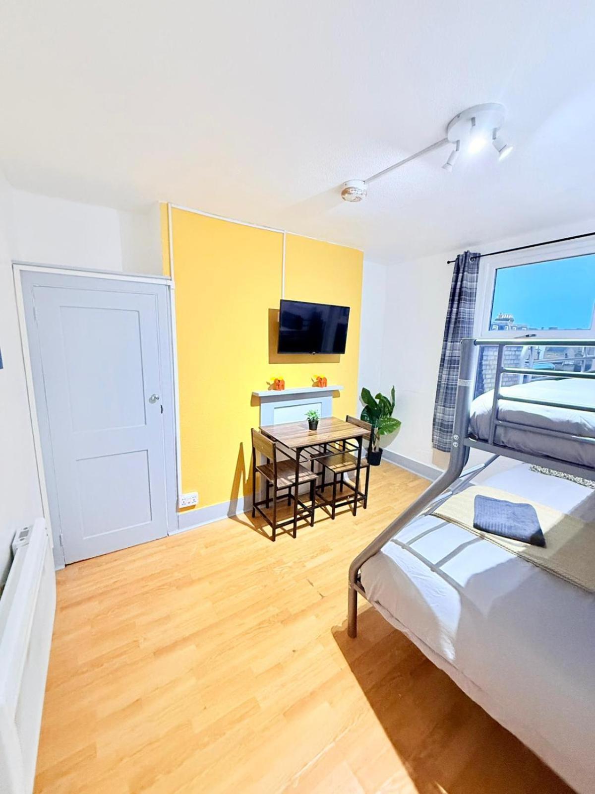 Economy Triple Room