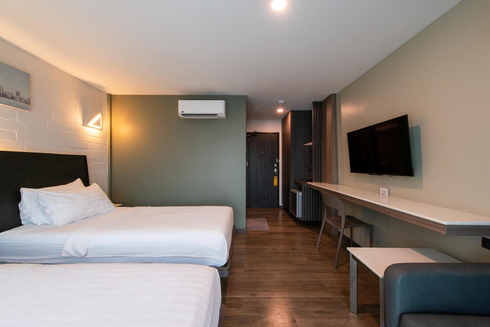 Twin Room,1743047743:JPEG