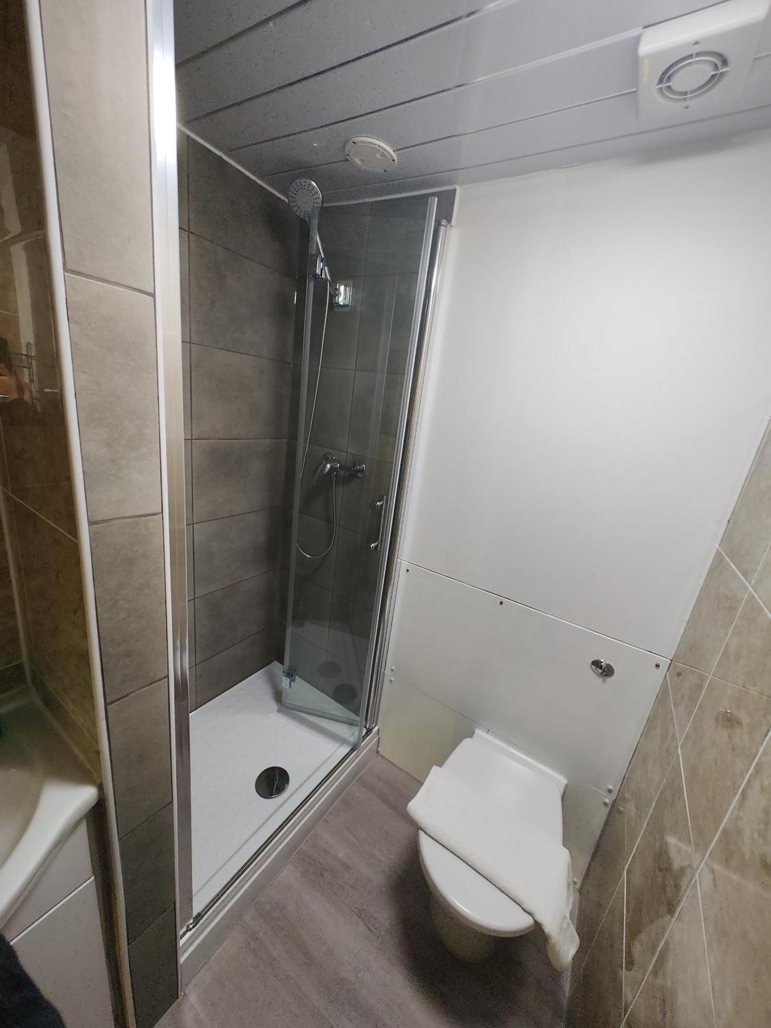 Single Room Private External Bathroom