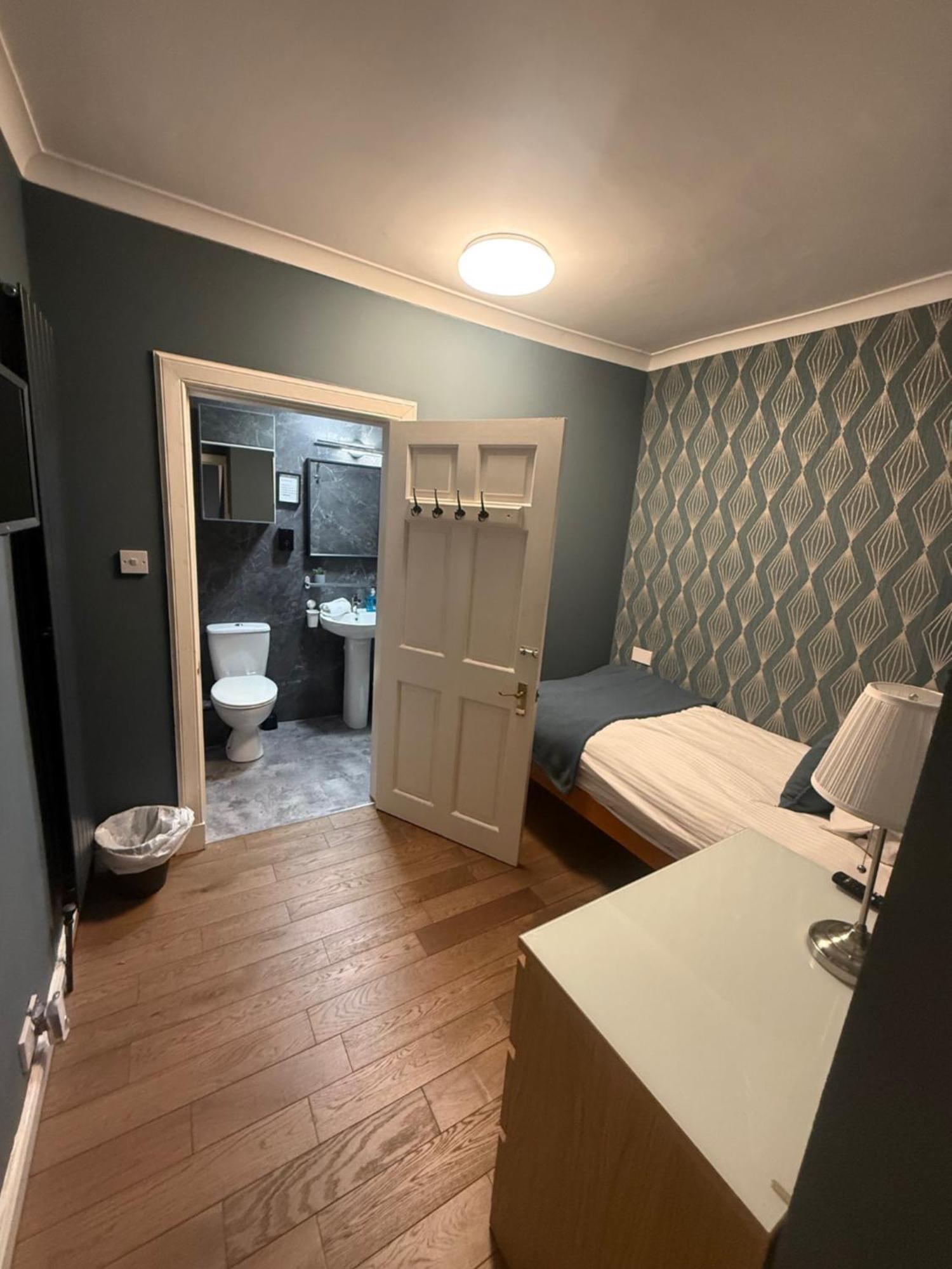 Single Room En Suite