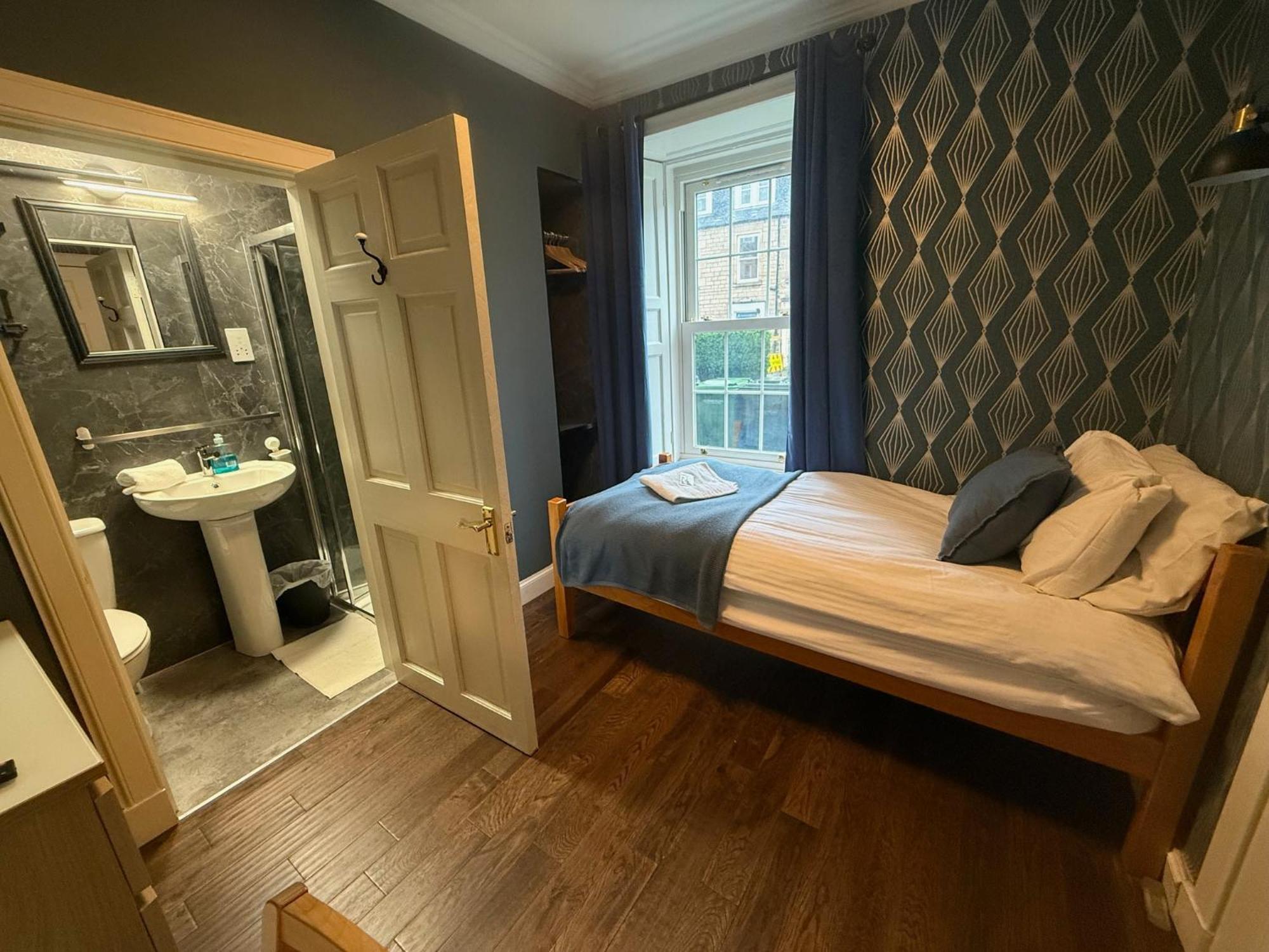 Single Room En Suite