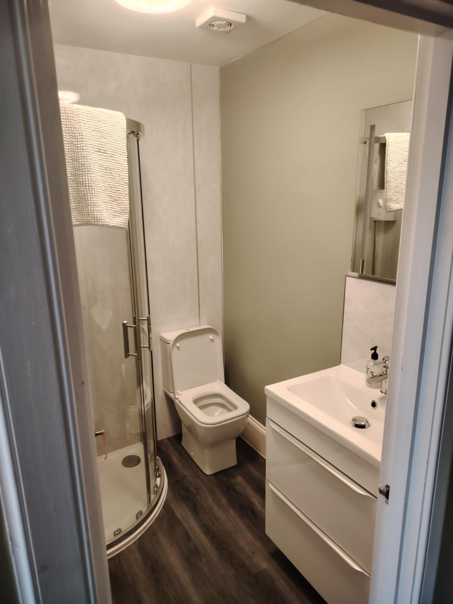 Double or Twin Room Bathroom,1746921973:JPEG