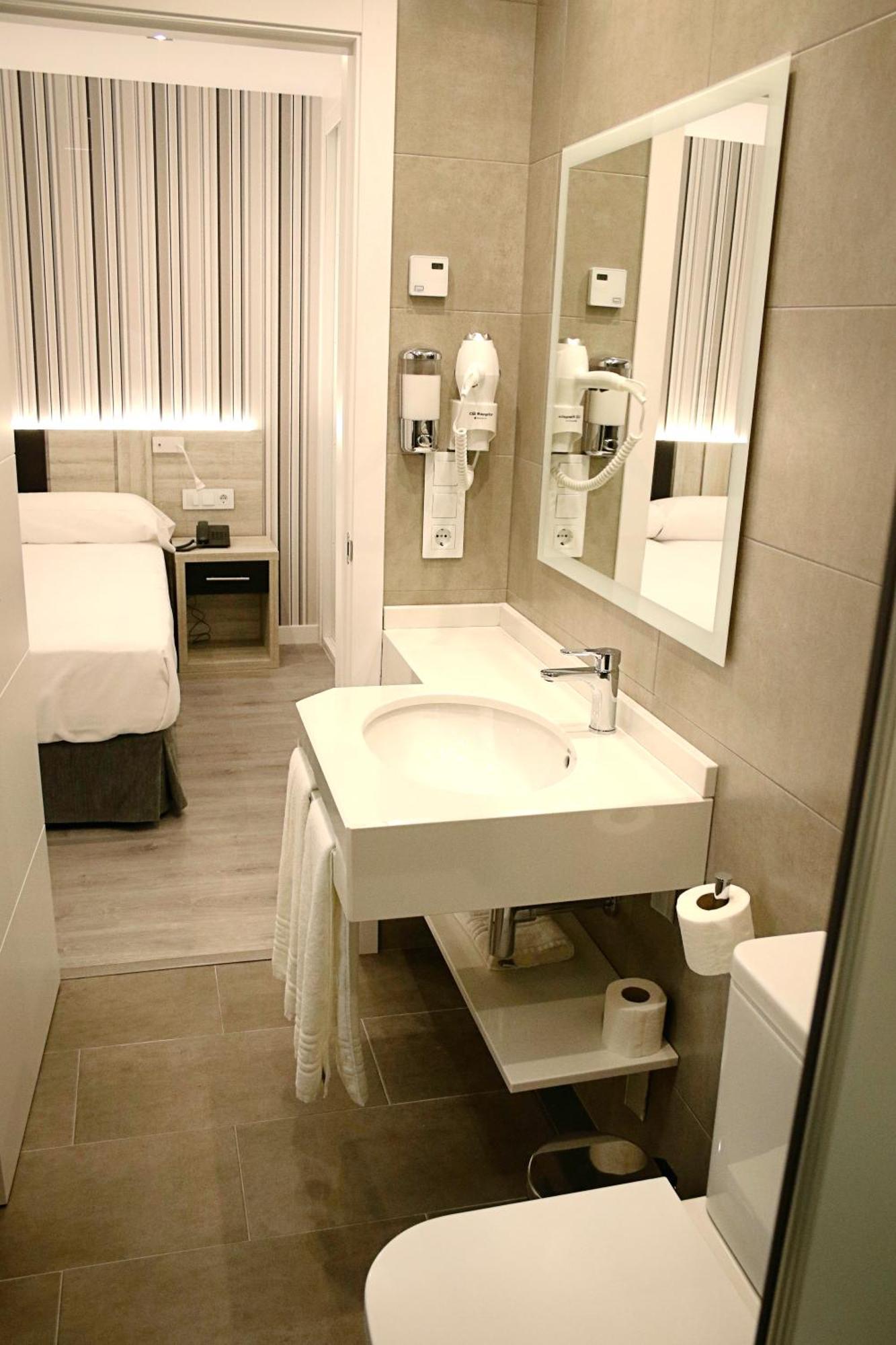 Standard Single Room,1756696494:JPEG