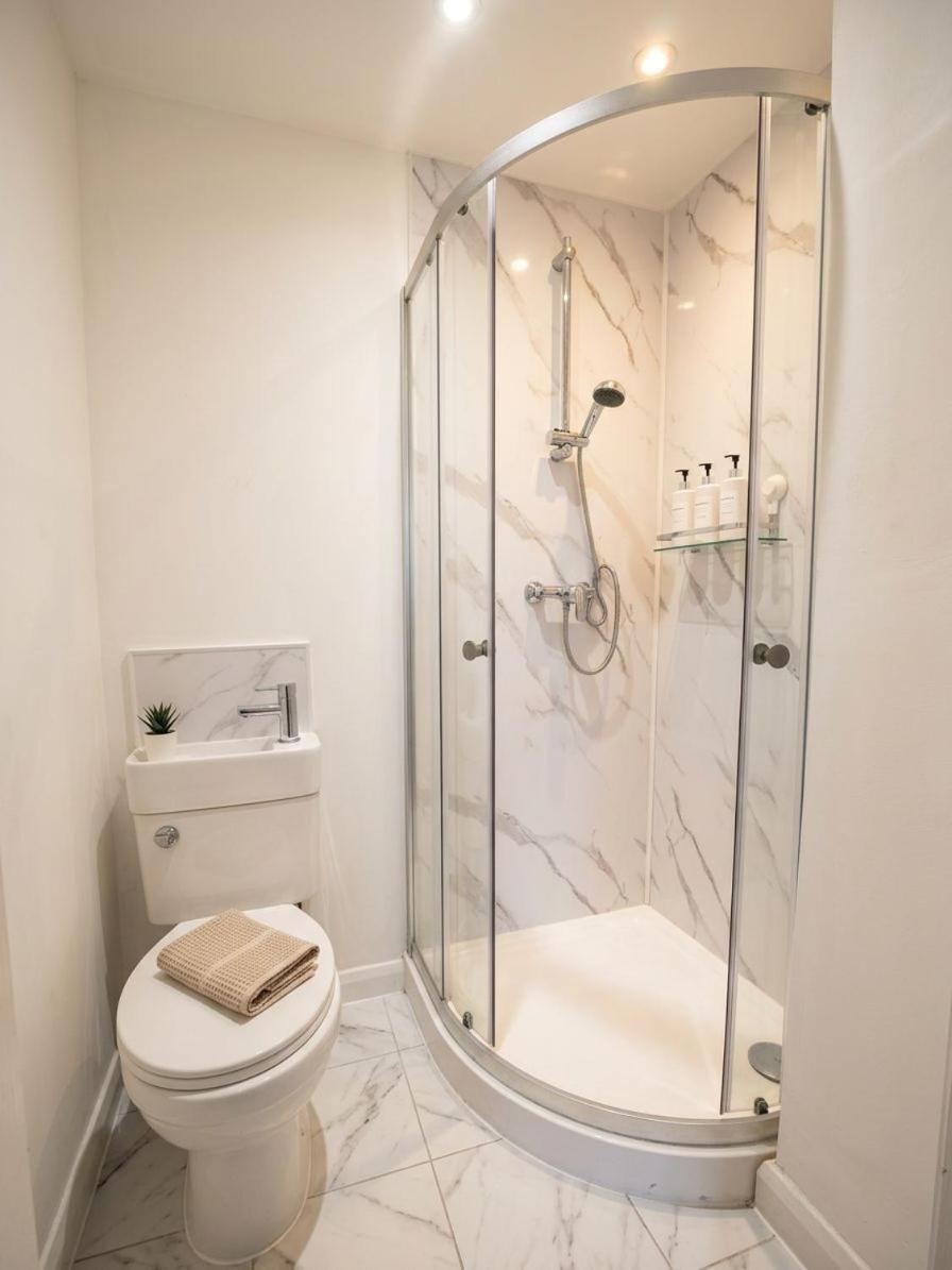 Deluxe Double Room with Shower