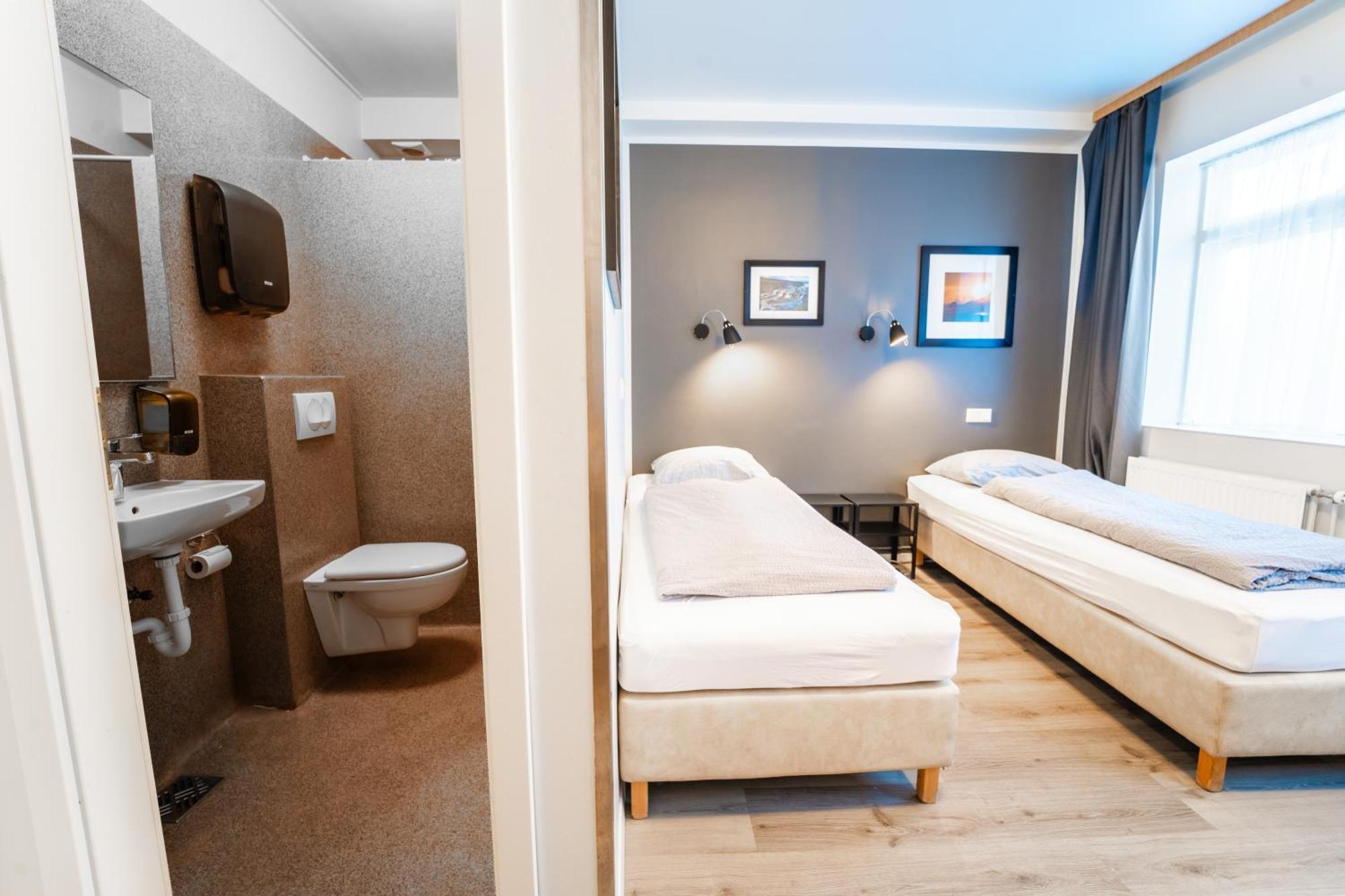 Double or Twin Room Private Bathroom