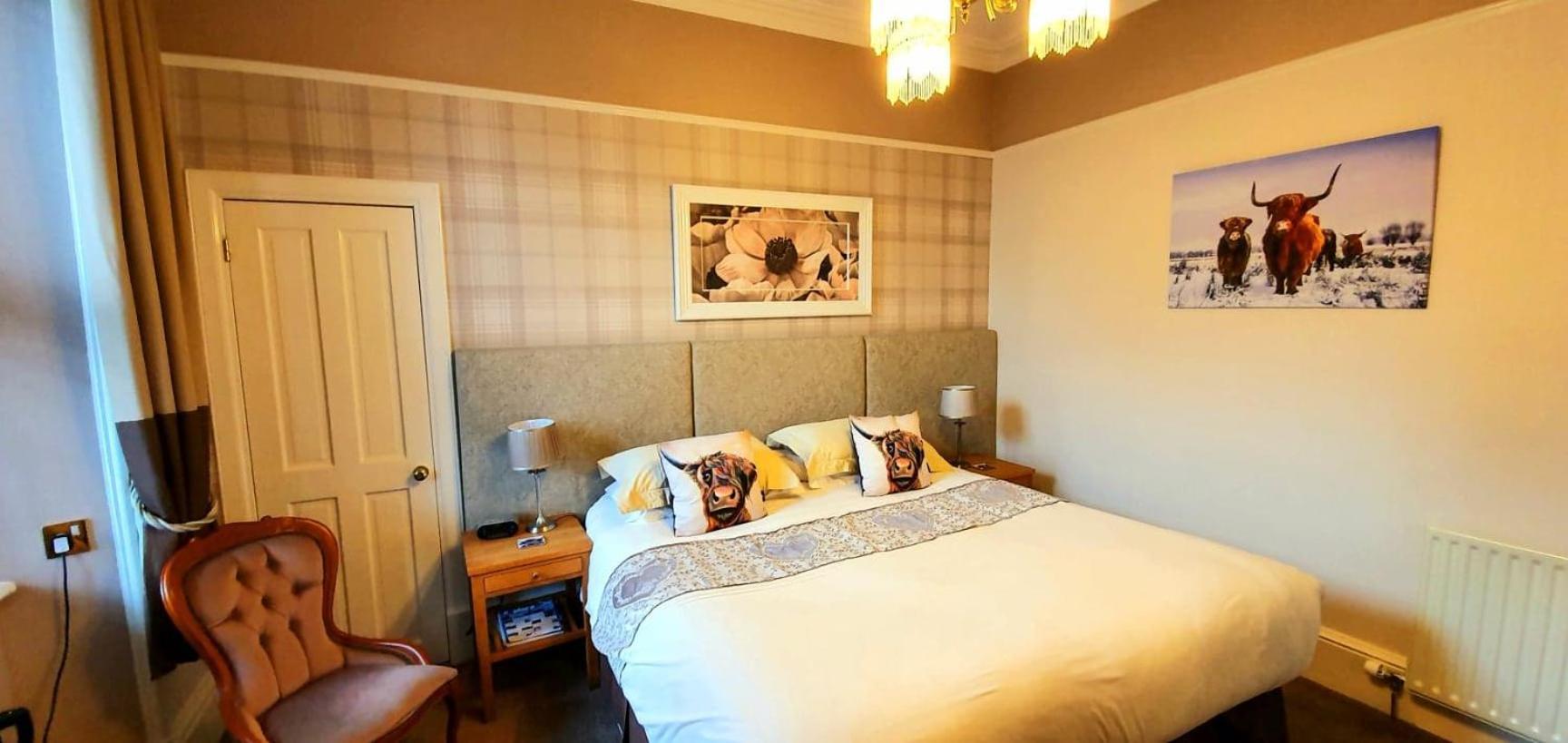 King Double or Twin Room Shower