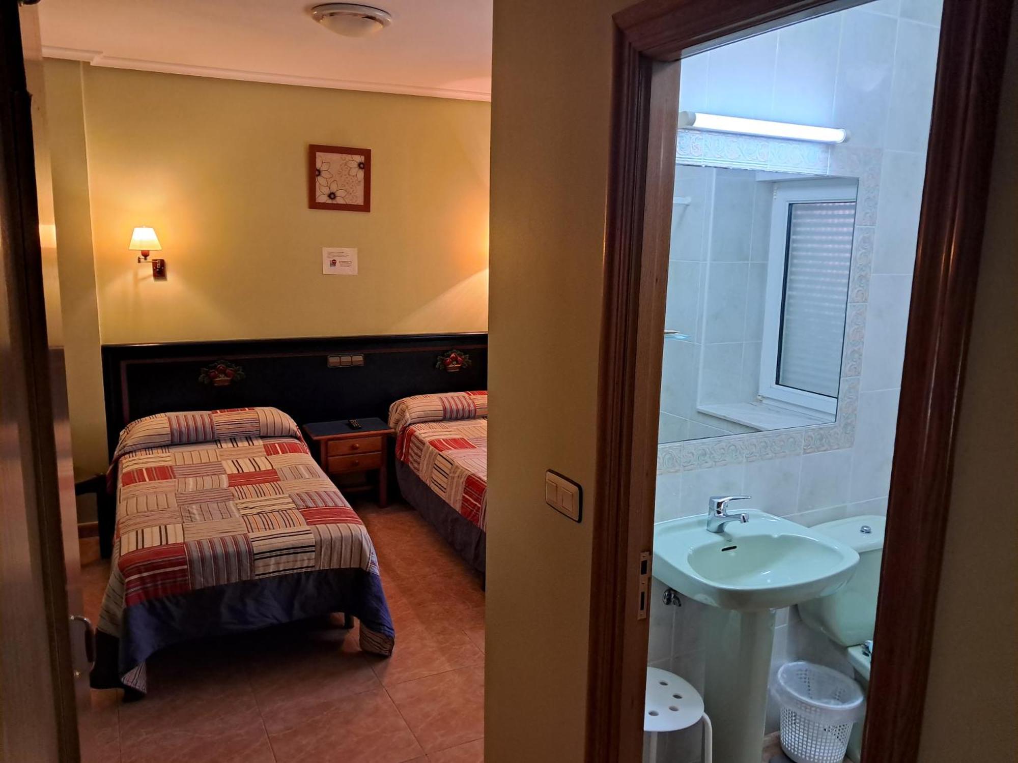 Economy Inner Twin Room