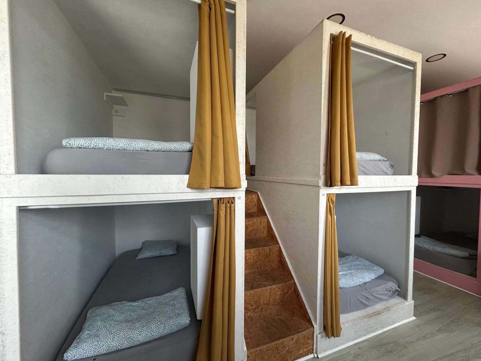 Mixed Dormitory Room