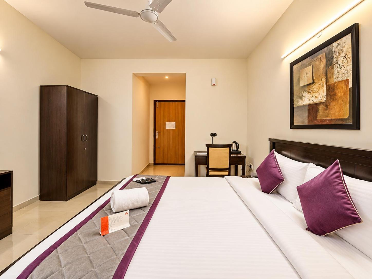 Deluxe Queen Room