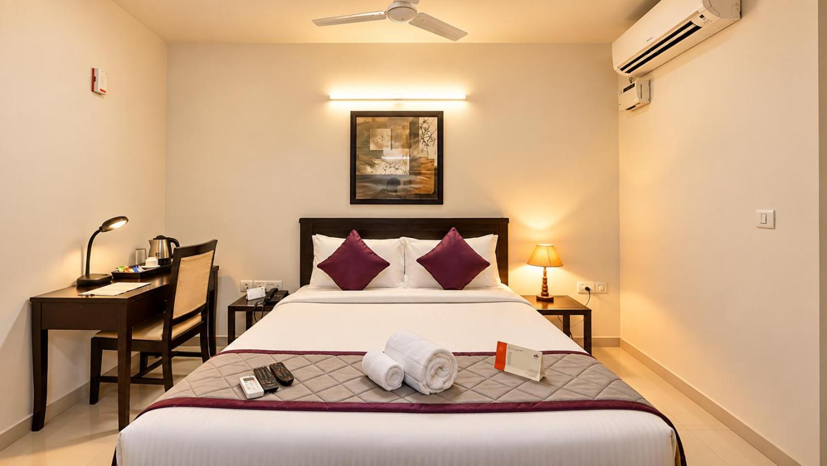 Deluxe Queen Room