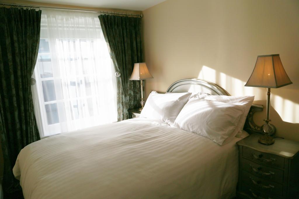 Deluxe Double Room Bath,207433723:JPEG