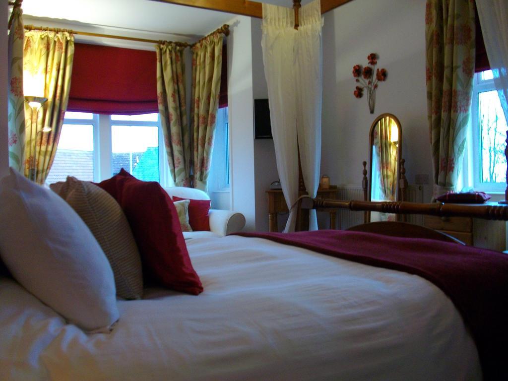 Deluxe Double Room Bath,215760866:JPEG
