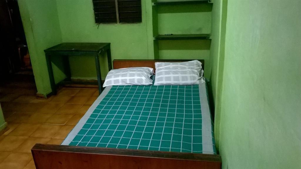 Economy Triple Room