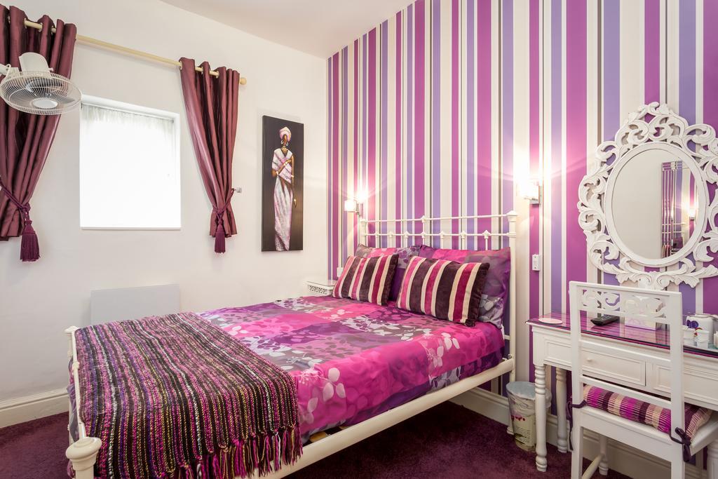 Small Double Room - First Floor