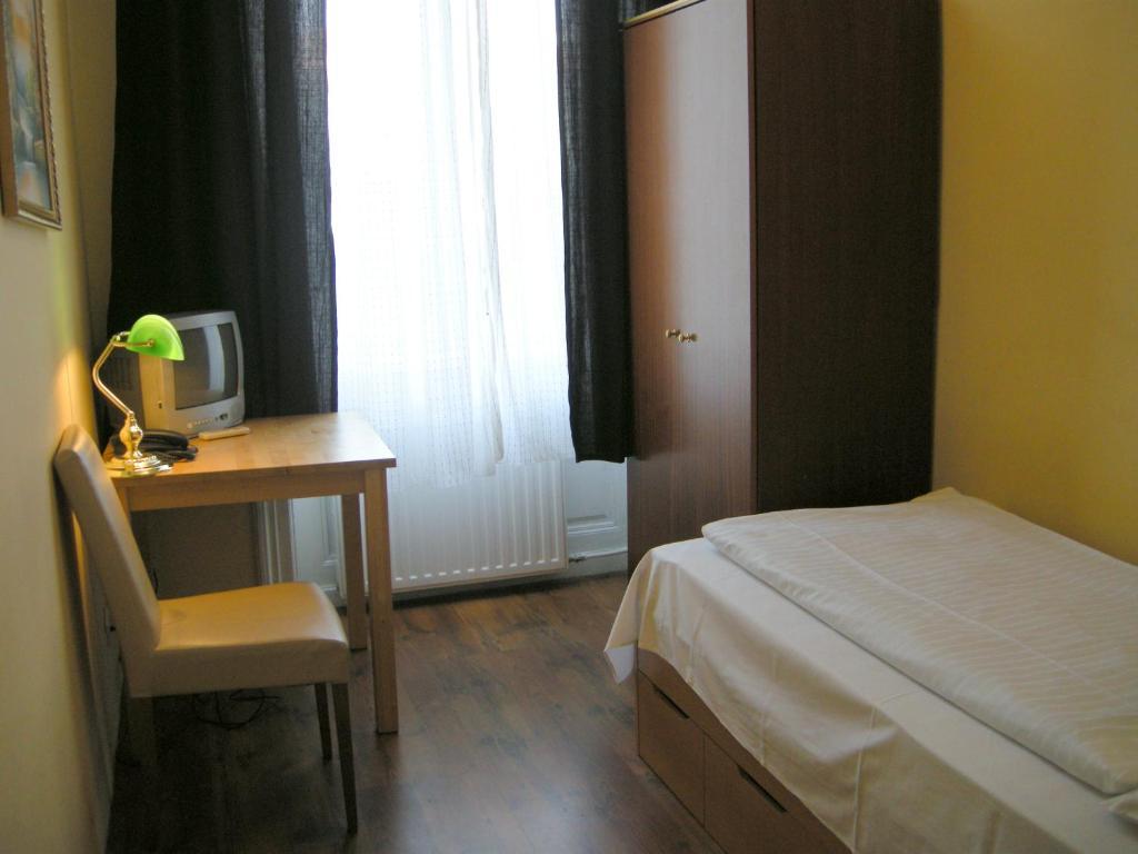 Single Room,109995048:JPEG