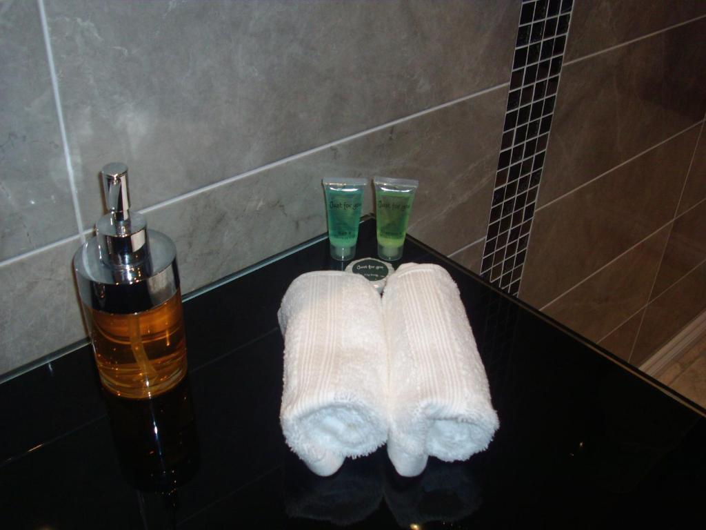 Standard Double Room,53984917:JPEG