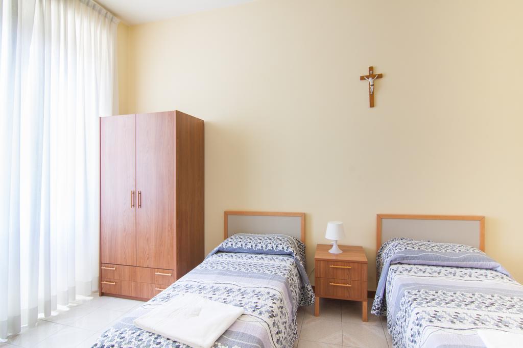 Economy Twin Room