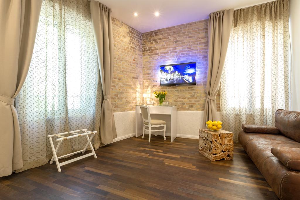 Deluxe Double Room with Extra Bed