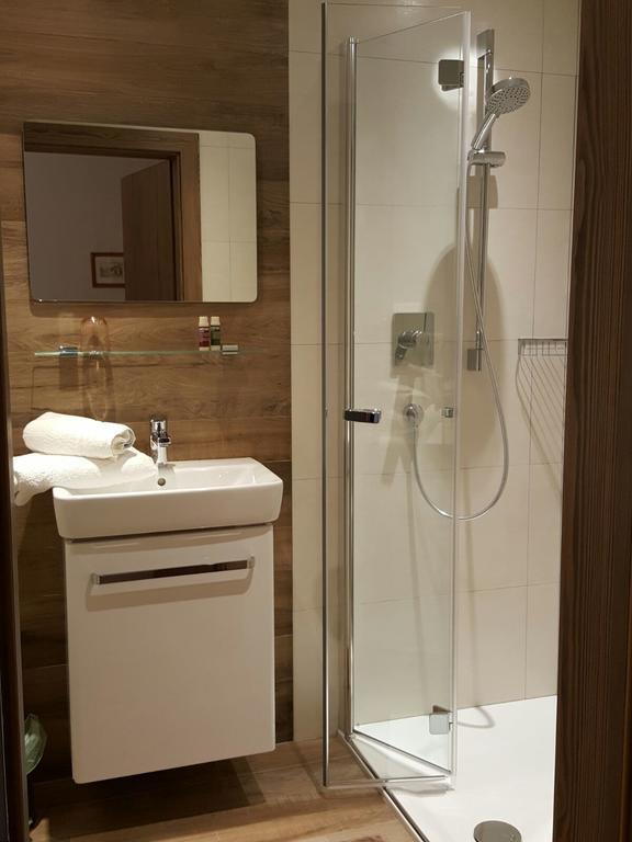 Large Double Room,856142498:JPEG