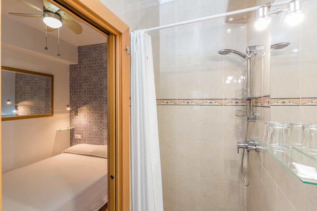 Budget Single Room,684901611:JPEG