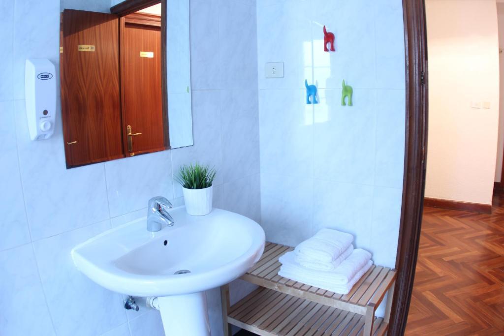 Chambre Familiale avec Salle de Bains Commune