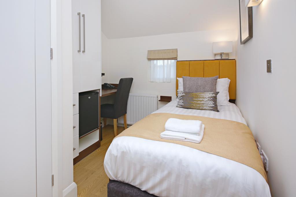 Single Room Shared Shower Toilet