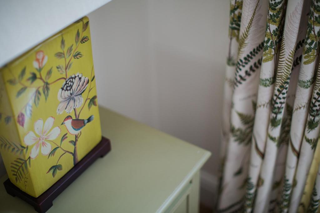 Deluxe Four Poster Room