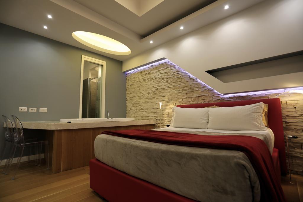 Deluxe Double Room Bath