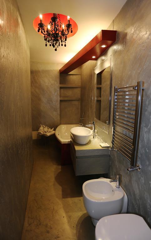 Junior Suite Spa Bath City View