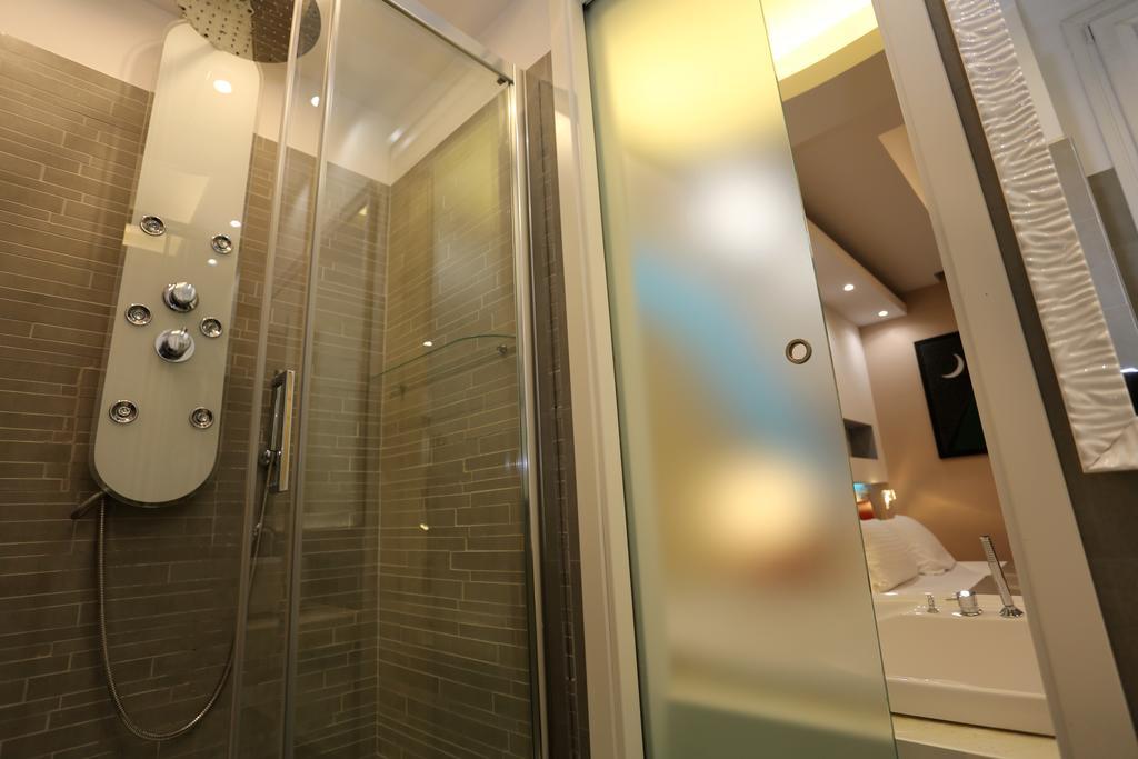 Deluxe Double Room Bath